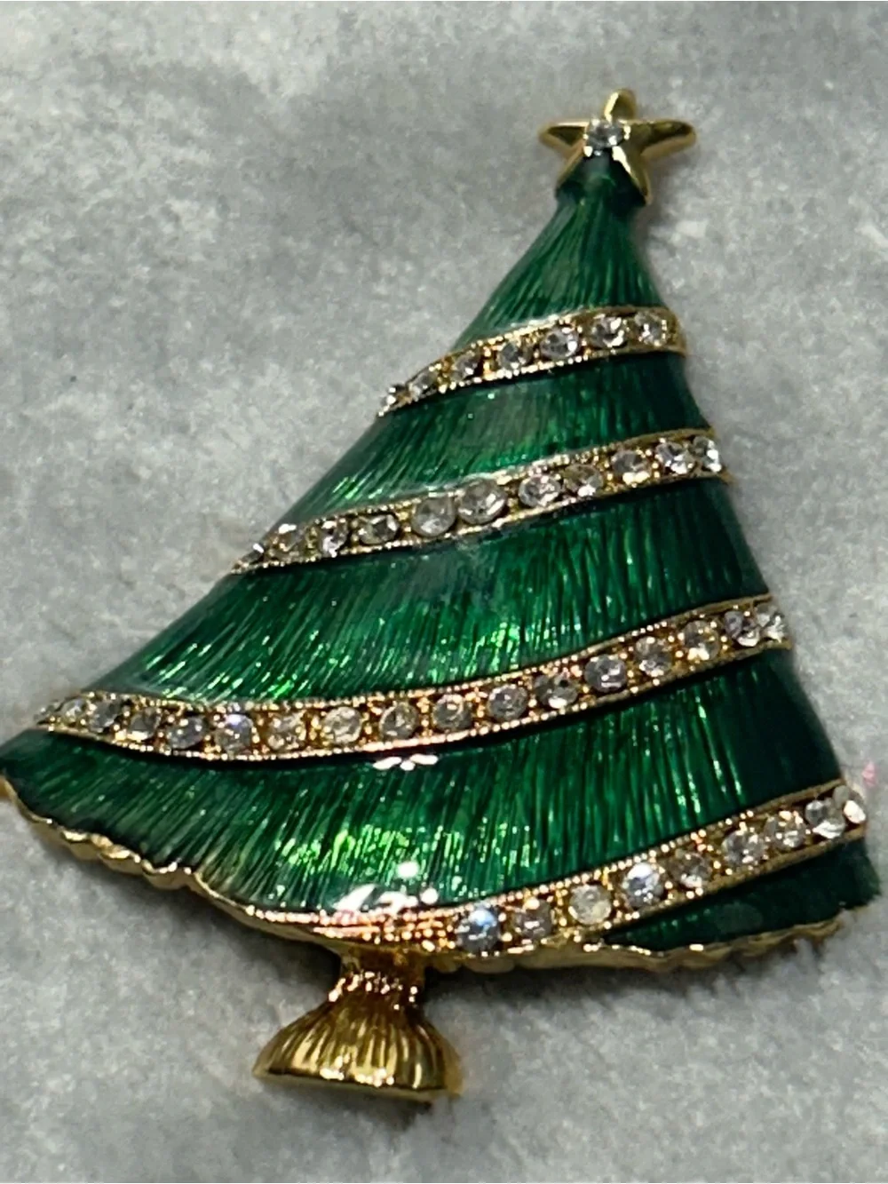 vintage Eisenberg Ice Christmas tree pin, w/green enamel and rhinestones/crystal